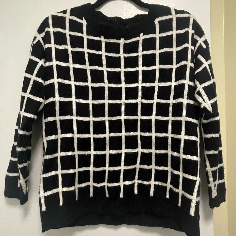 Small Black and White Sweater